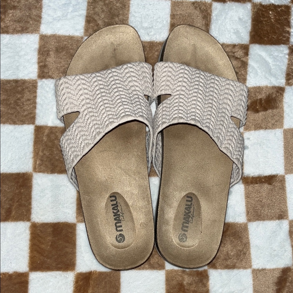 Makalu California Cream and Tan Women's Slide Sandals